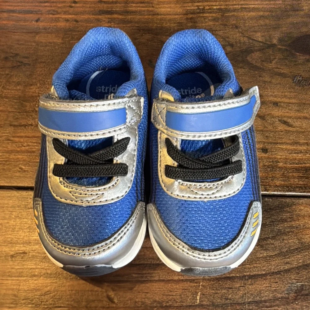 Stride Rite SR Lighted Speed Boys Shoes Size 5W Blue Light Up Sneakers Toddler